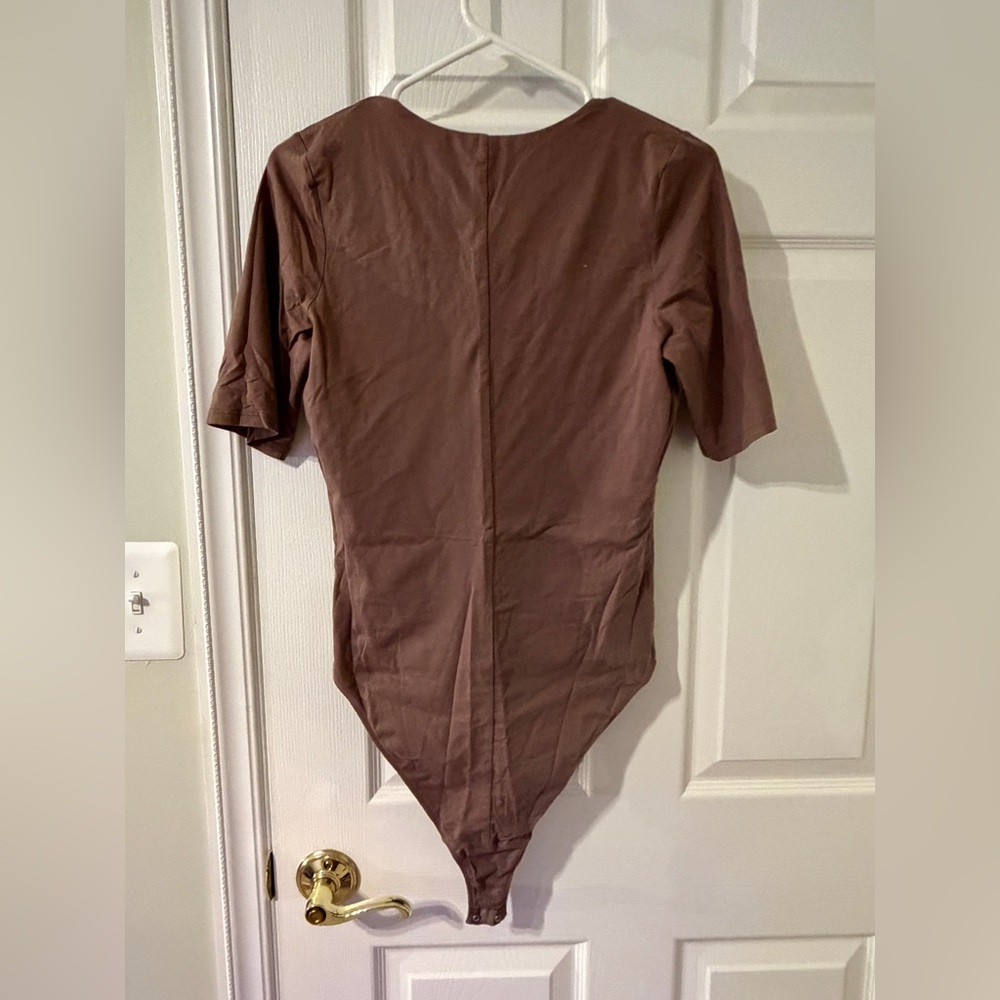 Everlane Chocolate Brown Short Sleeve Bodysuit - Picture 2 of 3